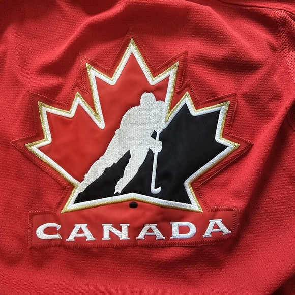 Vintage Team Canada Hockey Jersey - Picture 4 of 5
